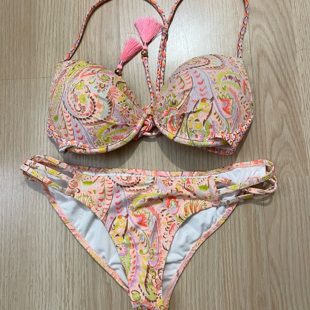 Victoria’s Secret/34D/Small